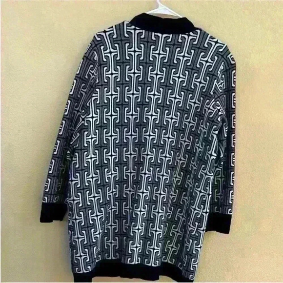 Anne Klein- Black/White Print Cardigan Sweater With Tank Size
XL EUC! - Picture 4 of 11
